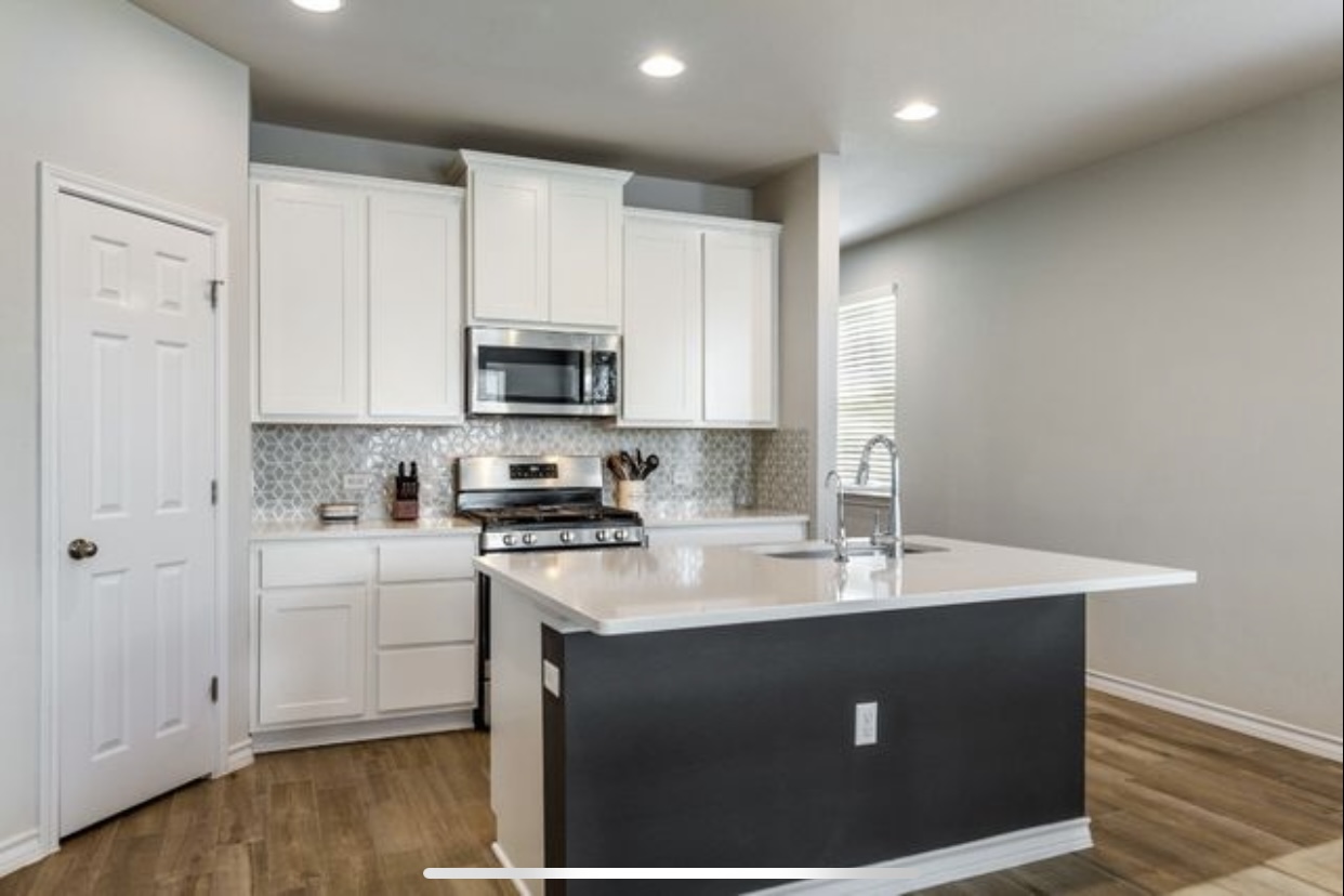 1606 Denesa Dr Kitchen 4