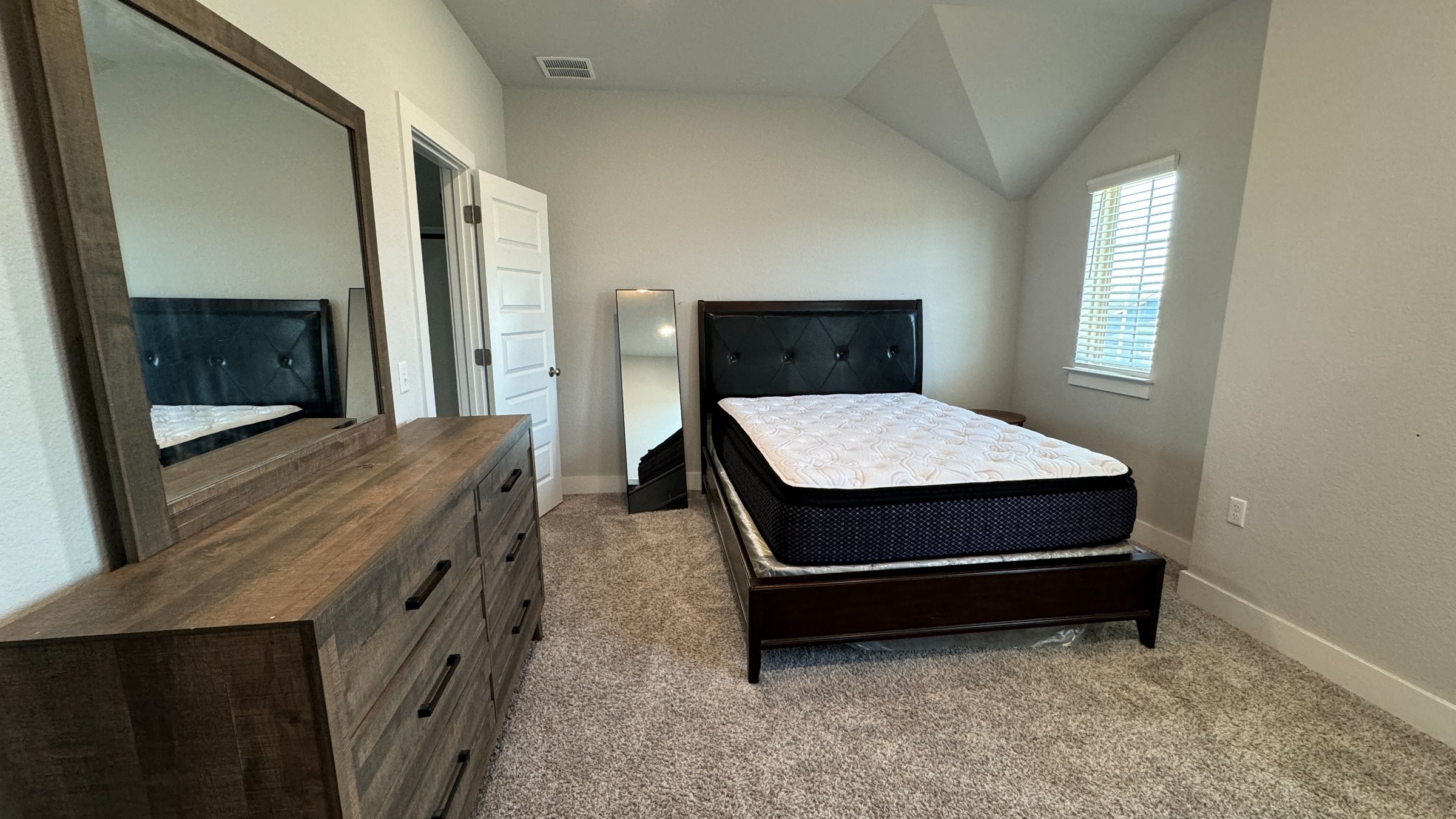 9808 Eloquence Dr Bedrooms & Bathrooms 4